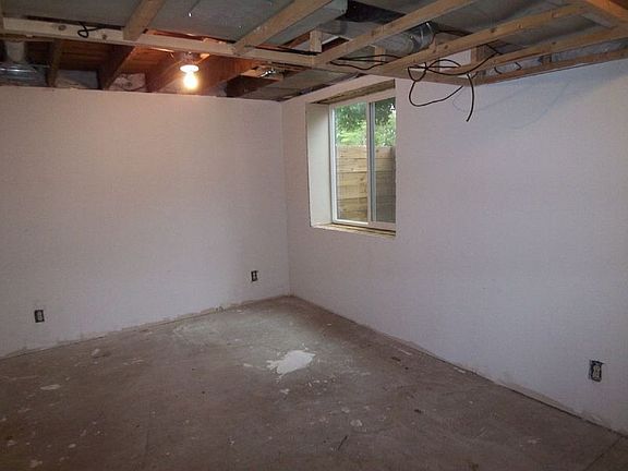 4th image of 207 N Vandemark Ave