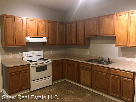5th image of 122 S 9th St APT 2