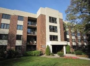 212 W Saint Charles Rd APT 105, Lombard, IL 60148