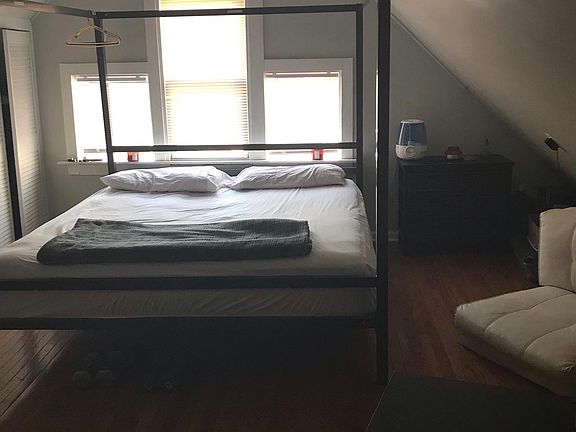 4th image of 3101 N Lawndale Ave #2