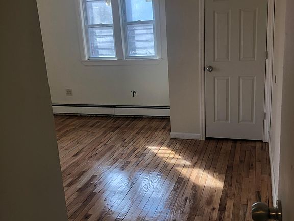 3rd image of 1178 E 221st St