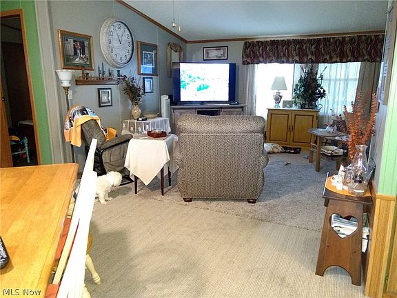 4th image of 210 Coral Key Ln SE