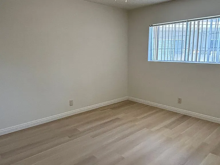 5245 Via San Delarro St #B — Photo 11