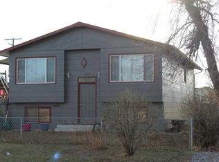 1106 N Cody Ave, Hardin, MT 59034