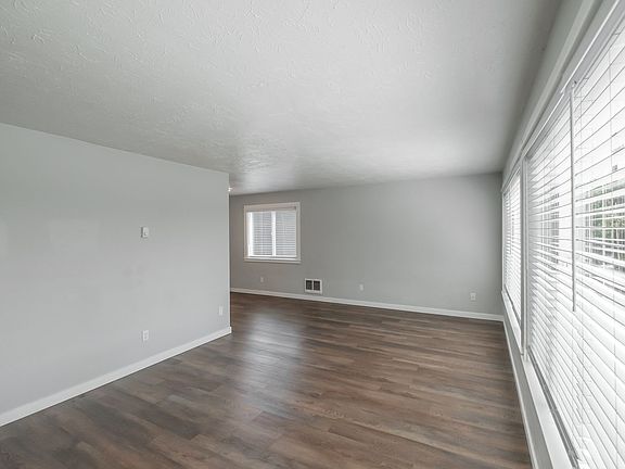 5th image of 208 5th Ave SE #106-01-13
