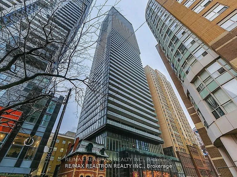 15 Grenville St #3702 — Photo 1