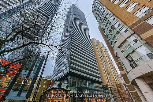 15 Grenville St #3702 Photo 1