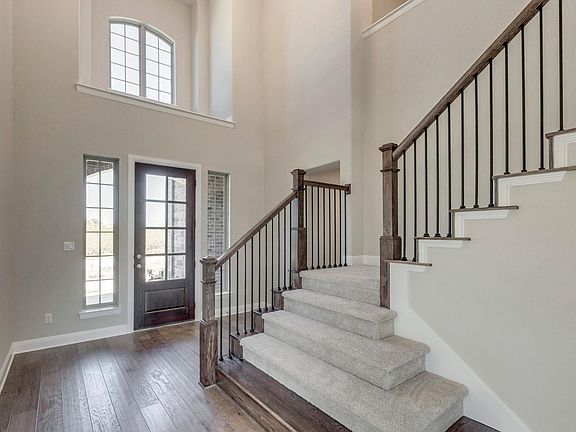 The Kenwood II Foyer