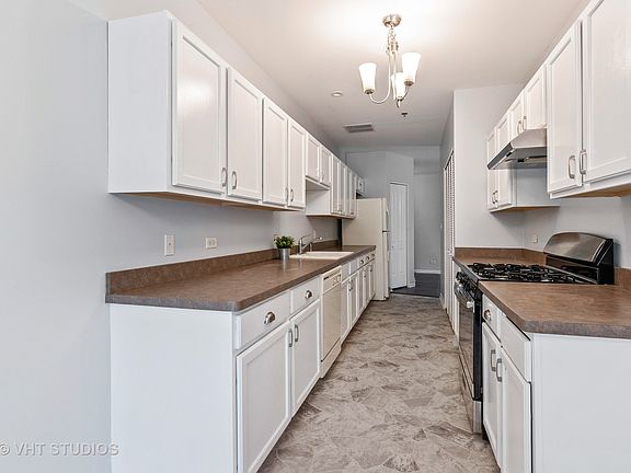 4th image of 10 N Lake St APT 309