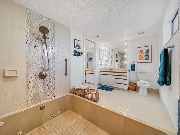 4th image of 1800 Atlantic Blvd APT 211A