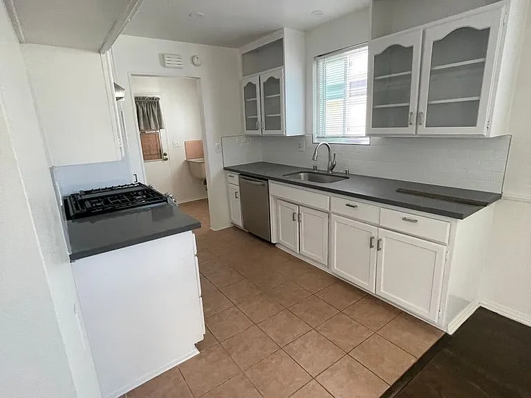 20817 Ely Ave — Photo 3