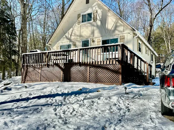 326 Wild Acres Dr, Dingmans Ferry, PA 18328