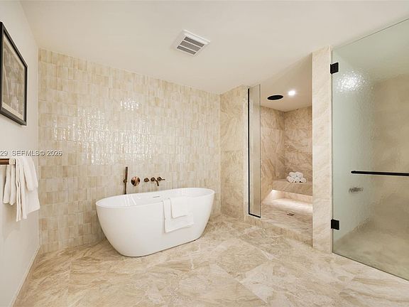 4th image of 1176 97th St #404