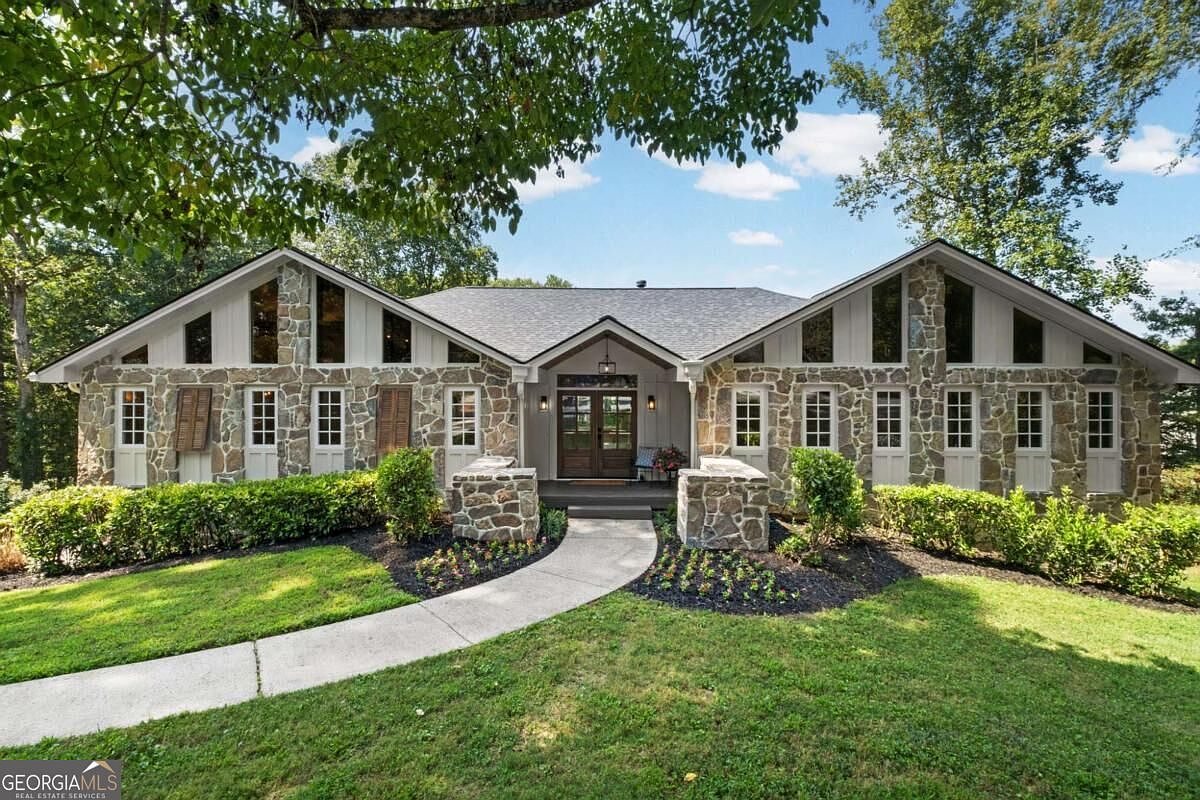 35 Green Chase Ct — Brookfield Country Club