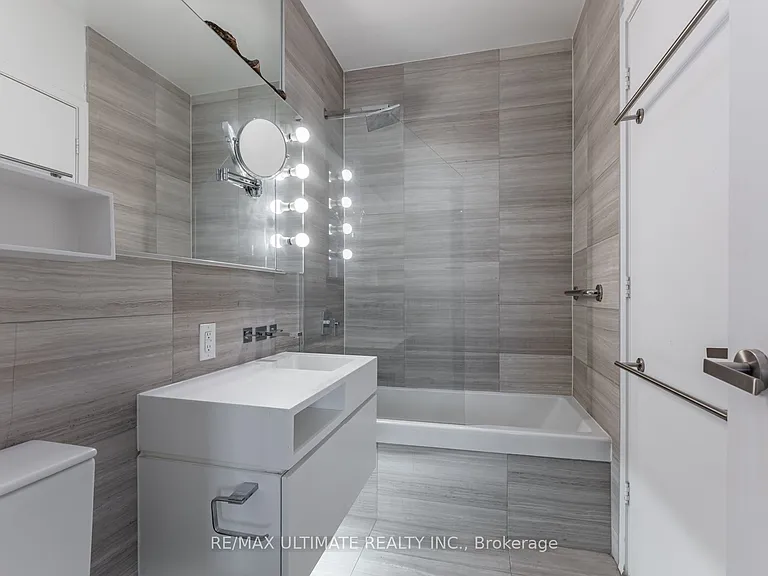 45 Charles St E #5115 — Photo 19
