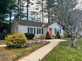 37 Middlebrook Dr, Springfield, MA 01129