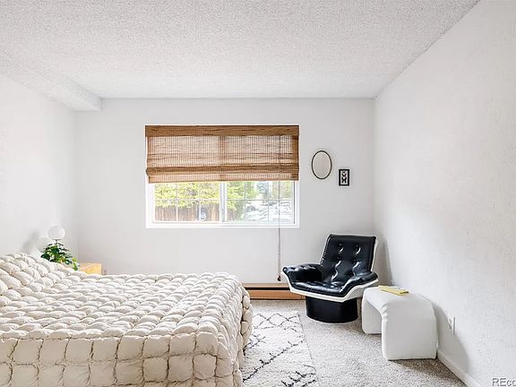 4th image of 1410 N York St APT 25