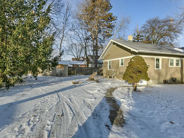 4859 Calvert St — Photo 21