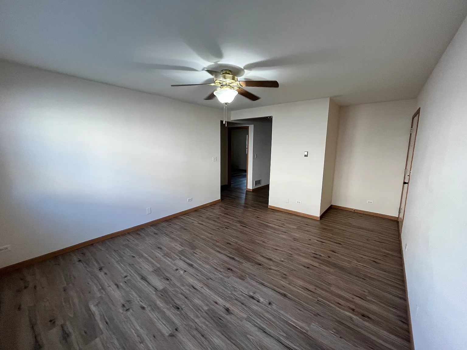 2 bed, $1,300 — Photo 3