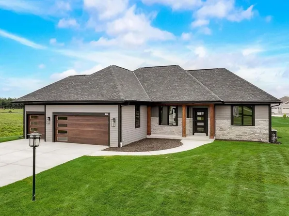 1450 Fairwinds BOULEVARD, Mukwonago, WI 53149