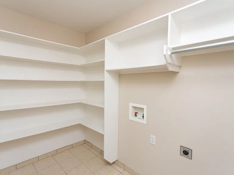 16131 Rolling Meadows Dr — Photo 8