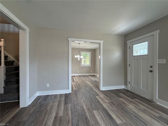 5th image of 3514 Somme Ave