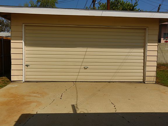 4th image of 9825 Gunn Ave