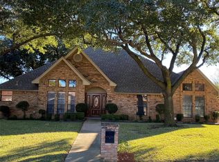 1102 Shady Oak Trl, Mansfield, TX 76063