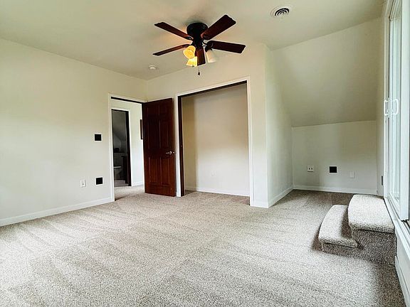 5th image of 1108 Main Ave