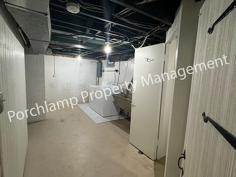 2615 Coit Ave NE — Photo 7