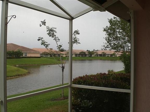 Lake View-Screened Patio