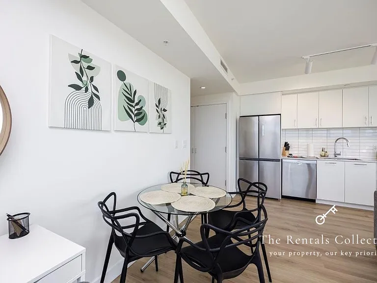 311 W 1st St #307 — Photo 2