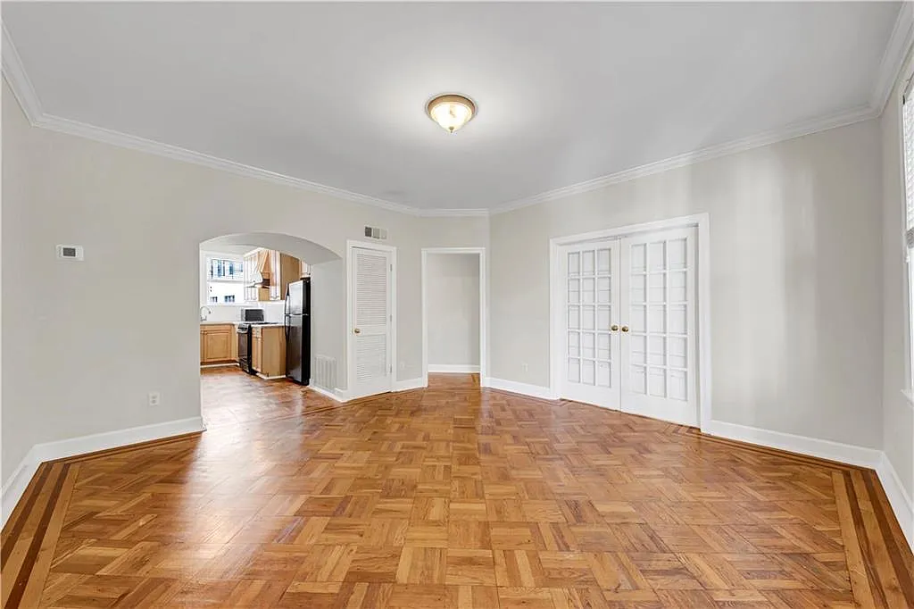 2 bed, 1.0 bath, 928 sqft, $2,300 — Photo 2