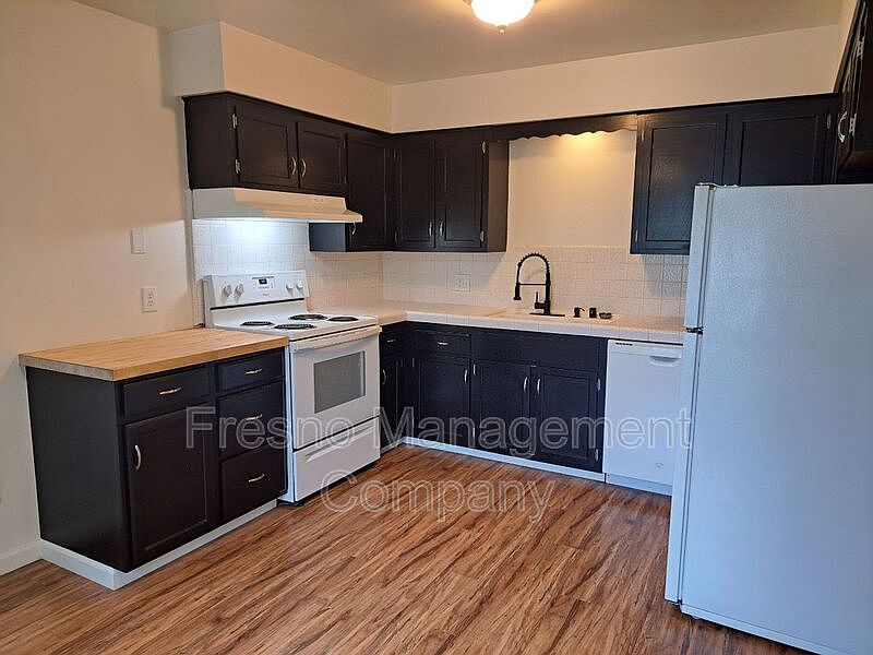1st image of 1537 W Fairmont Ave #C
