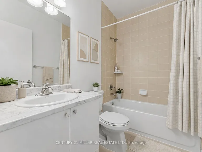 35 Saranac Blvd #Penthouse 08 — Photo 18