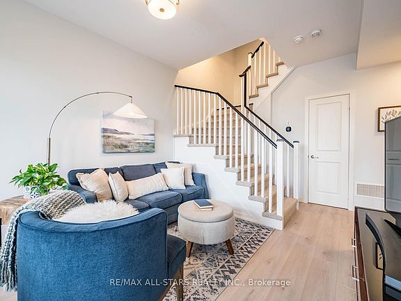4th image of 2 Linsmore Pl #302
