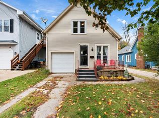 1012 Saint Clair St, Manitowoc, WI 54220