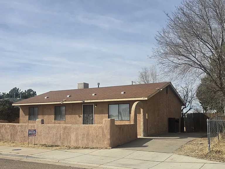 409 River Rd — Photo 2