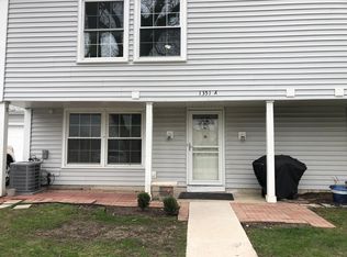 1351 N Glen Cir APT A, Aurora, IL 60506