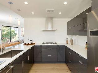 6685 W Daychar Dr, Los Angeles, CA 90028