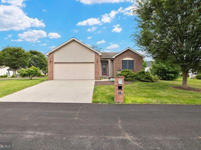 220 Kingsgate Ct, Gettysburg, PA, 17325