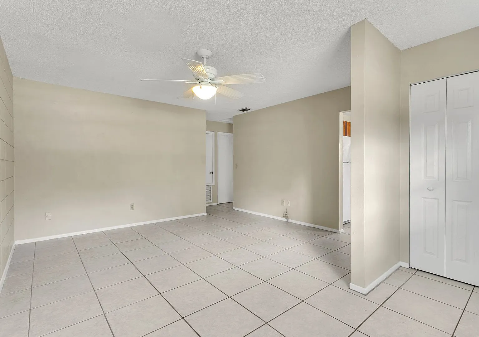 2 BR / 1 BA Duplex in Lake Mary — Photo 2