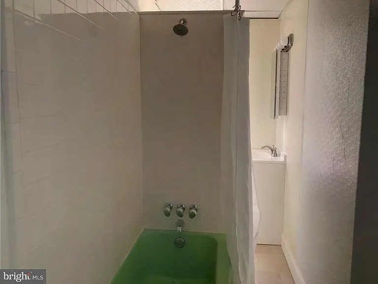 306 Leverington Ave — Photo 14