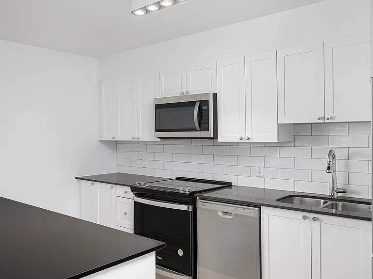 70 Parkwoods Village Dr — Photo 13