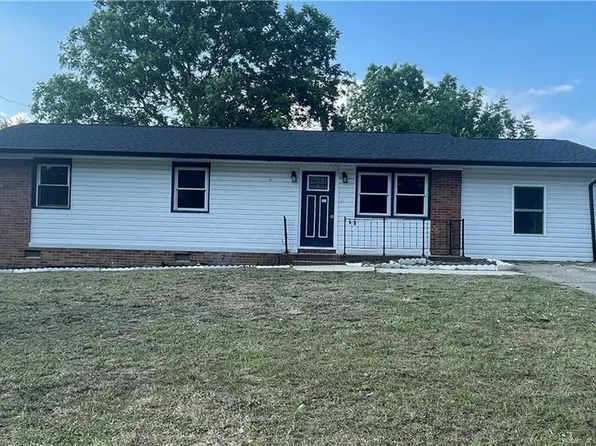 6018 Elstree Pl, Fayetteville, NC 28314