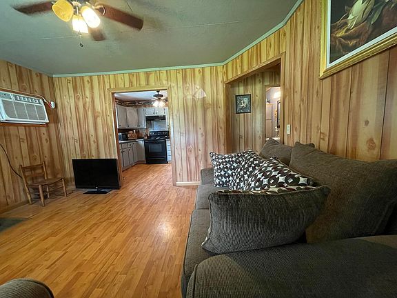 5th image of 300 Hatchie St