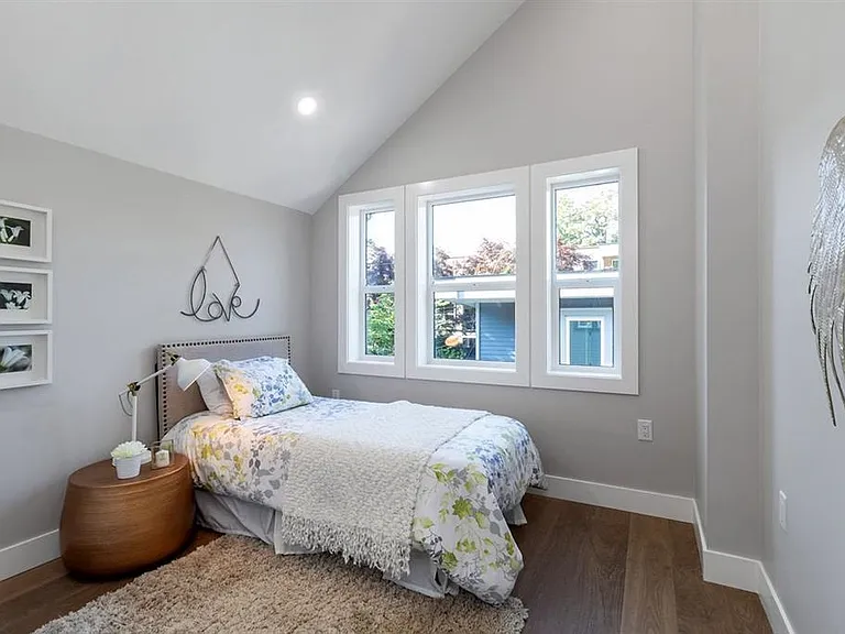 1417 E 10th Ave — Photo 18