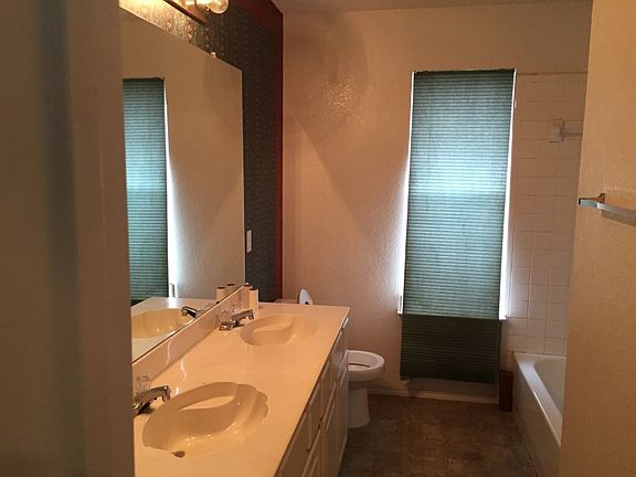 4th image of 2408 Parkchase Cir