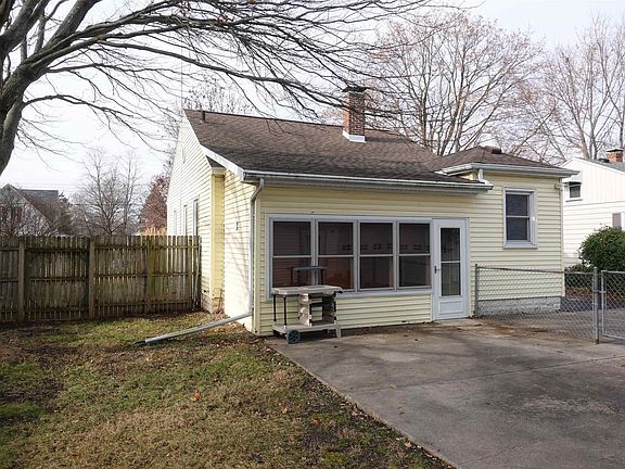 4th image of 717 Arnold St