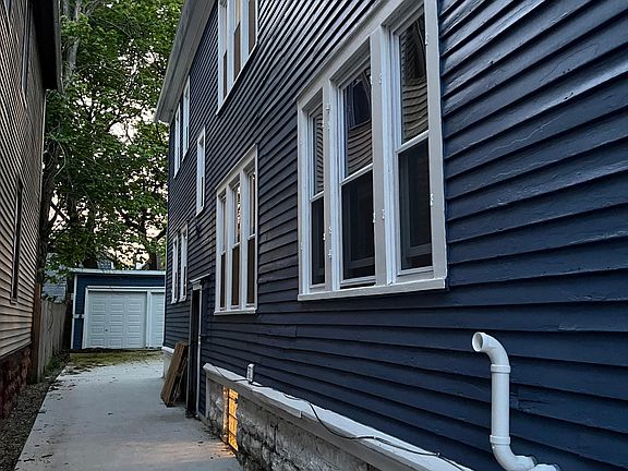 2nd image of 296 Parkdale Ave #2